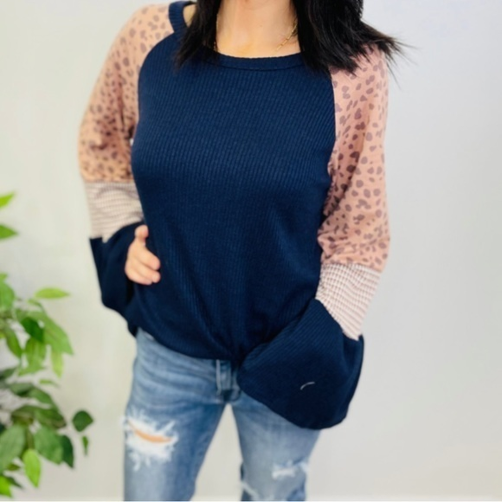 Haptics ZZ Rita Ribbed Color Block Sleeve Top Women’s‎ medium.